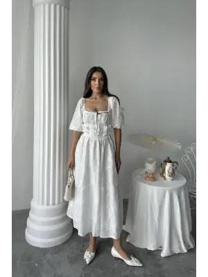 Omarı Zarif Beyaz Dantelli Elbise