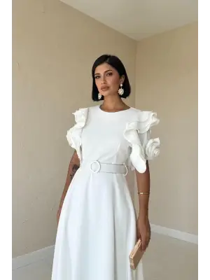Omarı Volan Detaylı Beyaz Elbise