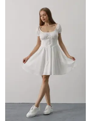 Omarı Beyaz Mini Elbise - Beli Korseli Şıklık