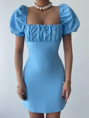 Omarı Zarif Sırt Dekolteli Elbise