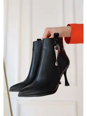 Biort Siyah Cilt Topuklu Bot