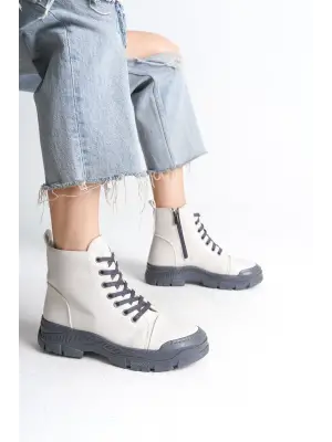 Rahat Bağcıklı Bayan Bot