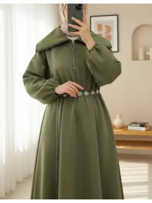 Boğazlı Yarım Fermuarlı Beli Büzgülü Kemerli Scuba Elbise -Haki