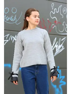 Gri Boncuklu Bile Detaylı Kazak Kadın Giyim