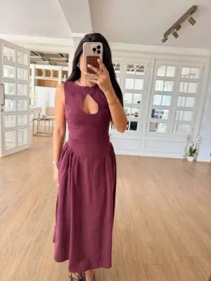 Omarı Bordo Uzun Kolsuz Elbise - Şık ve Zarif Model