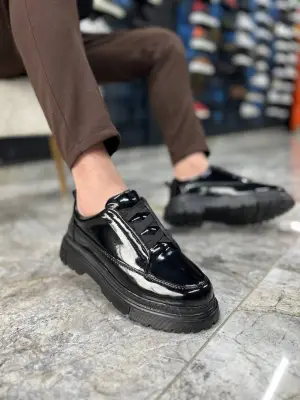 Yenilikçi Rugan Lastikli Erkek Ayakkabı