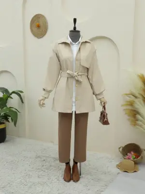 Omarı Elegan Broş Detaylı Bej Trençkot
