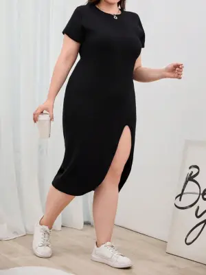 Omarı Yanı Yırtmaçlı Büyük Beden Kısa Kollu Elbise