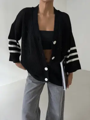 Omarı Salaş Triko Hırka Siyah Beyaz Desenli