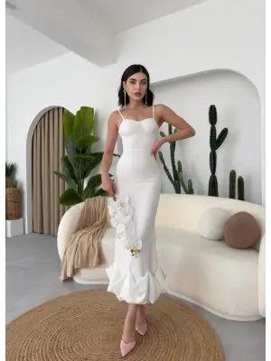 Omarı Büzgülü Midi Boy Elbise