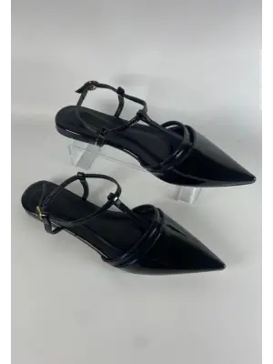 Omarı Siyah Rugan Babet Ayakkabı - Kadınlar İçin Şık ve Rahat Seçim