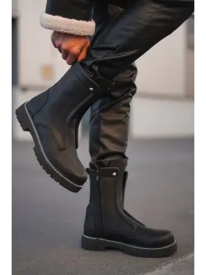 Omarı Siyah Renkli Quebec Erkek Bot