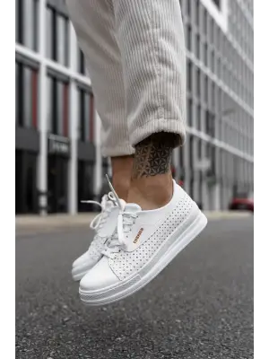 Omarı Sporcu Tarzında Beyaz Erkek Ayakkabısı
