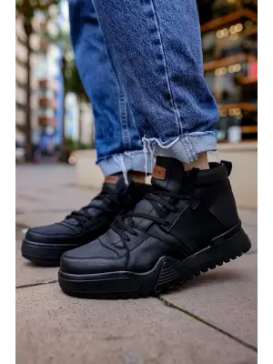 Sokak Stili Erkek Bot