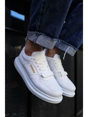 Omarı Spor Şıklığıyla Öne Çıkan Beyaz Erkek Ayakkabı