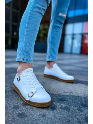 Omarı Yeni Trend: Beyaz Yandan Tokalı Erkek Ayakkabı