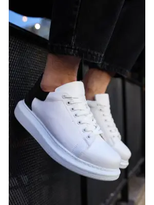 Omarı Rahat ve Şık Beyaz-Siyah Erkek Ayakkabı