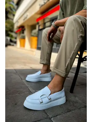 Omarı Spor ve Şık Tasarımıyla Beyaz Erkek Ayakkabı