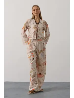 Omarı Çiçek Desenli Ön Bağlamalı Pantolon Takım
