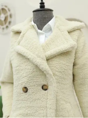 Çift Düğmeli Astarlı Yan Cepli Peluş Kaban -Açık Vizon