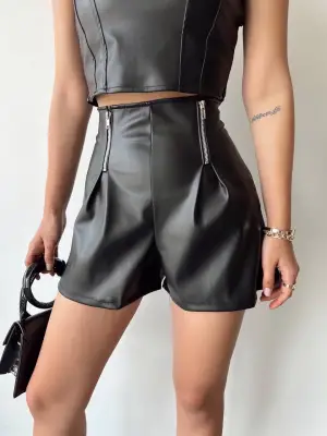 Çift fermuarlı deri şort h24394