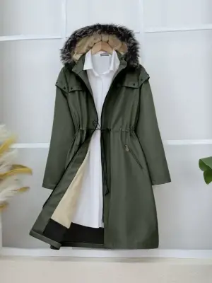 Çıkma Kapşonlu Yıldız Metal Detaylı Kaban -Haki