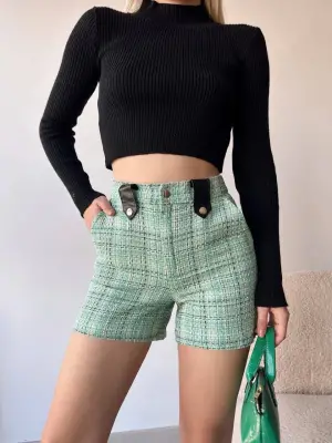 Yeşil Çıtçıtlı Tüvit Şort Kadın Giyim