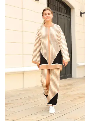 Çizgili bisiklet yaka triko takım Vizon