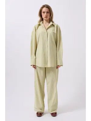 Omarı Çizgili Detaylı Şık Gömlek