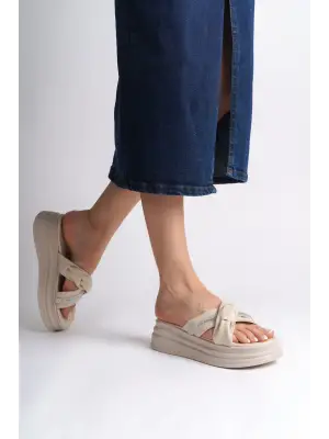 Zarif Kurdele Desenli Kalın Tabanlı Bayan Terlik