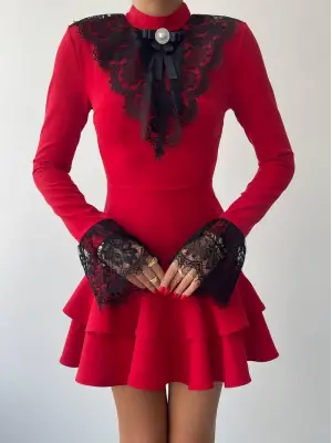 Omarı Zarif Dantel Detaylı Mini Elbise