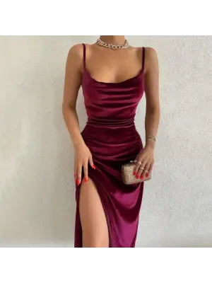 Omarı Derin Yırtmaçlı Kadife Midi Elbise