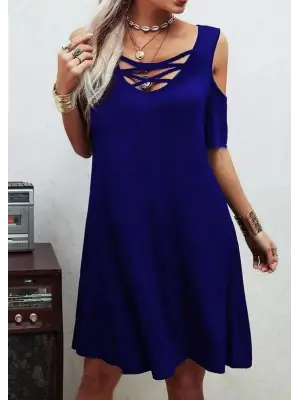 Dekolteli Bağcık Detay Viskon Kumaş Elbise