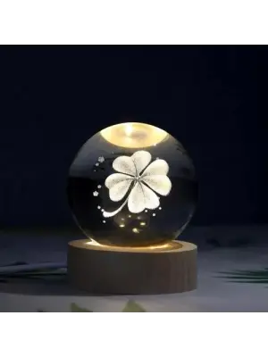 Dekoratif Yonca Tasarımlı Ahşap Altlıklı Işıklı Cam Küre Büyük Boy Cam:8cm Ahşap:2cm