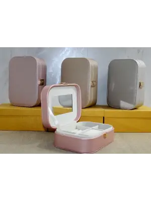 Deri Kaplamalı Makyaj Ve Takı Kutusu