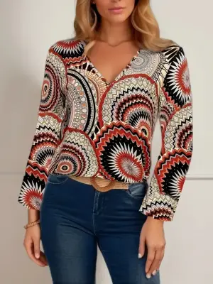 Omarı Zarif Desenli Uzun Kollu V Yakalı Kadın Bluz