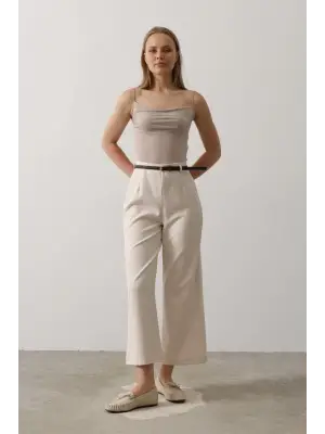 Omarı Detaylı Bej Pantolon Kemer Pensli