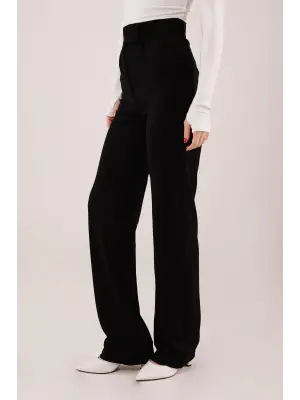 Omarı Siyah Pantolon Cırt Kapama Detayı İle Şıklığınızı Tamamlayın