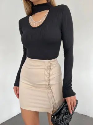 Dik Yaka Taş Detaylı Uzun Kol Bluz -Siyah