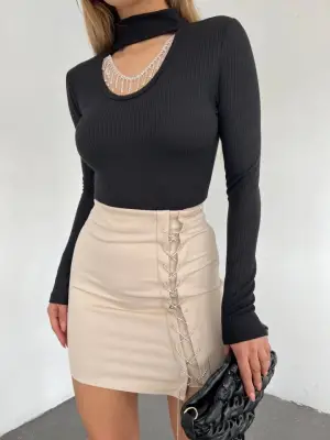 Omarı Taş Detaylı Dik Yaka Uzun Kol Bluz - Siyah