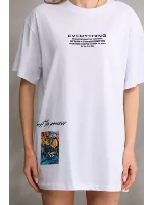 Omarı Beyaz Oversize Bisiklet Yaka Baskılı T-Shirt