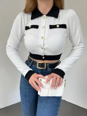 Düğmeli Cep Detaylı Crop Hırka -Beyaz