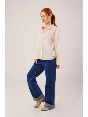 Düğmeli Ve Çizgi Detaylı Krem Gömlek