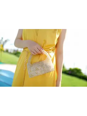 El yapımı incili el çantası kapaklı krem