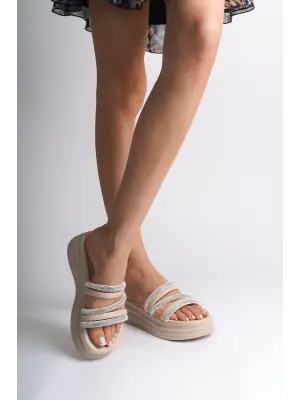 Zarif Taşlı Kalın Tabanlı Bayan Terlik