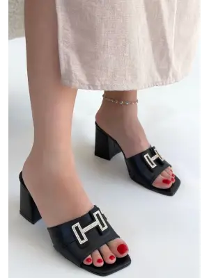 Siyah Cilt Topuklu Terlik Kadın Giyim