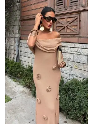 Eteği Gül Detay Madonna Yaka Elbise 2863