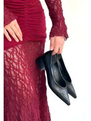 Ferla Siyah Cilt Topuklu Ayakkabı