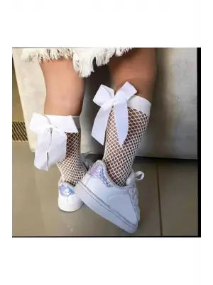 Omarı Şık Fiyonk Detaylı Beyaz Diz Altı Çorap