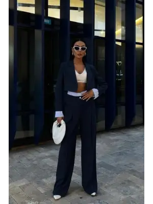 Omarı Modern Desenli Crop Ceketli Takım